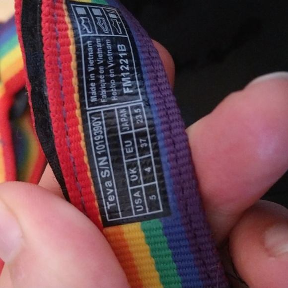 Rainbow Teva sandals - Picture 4 of 4